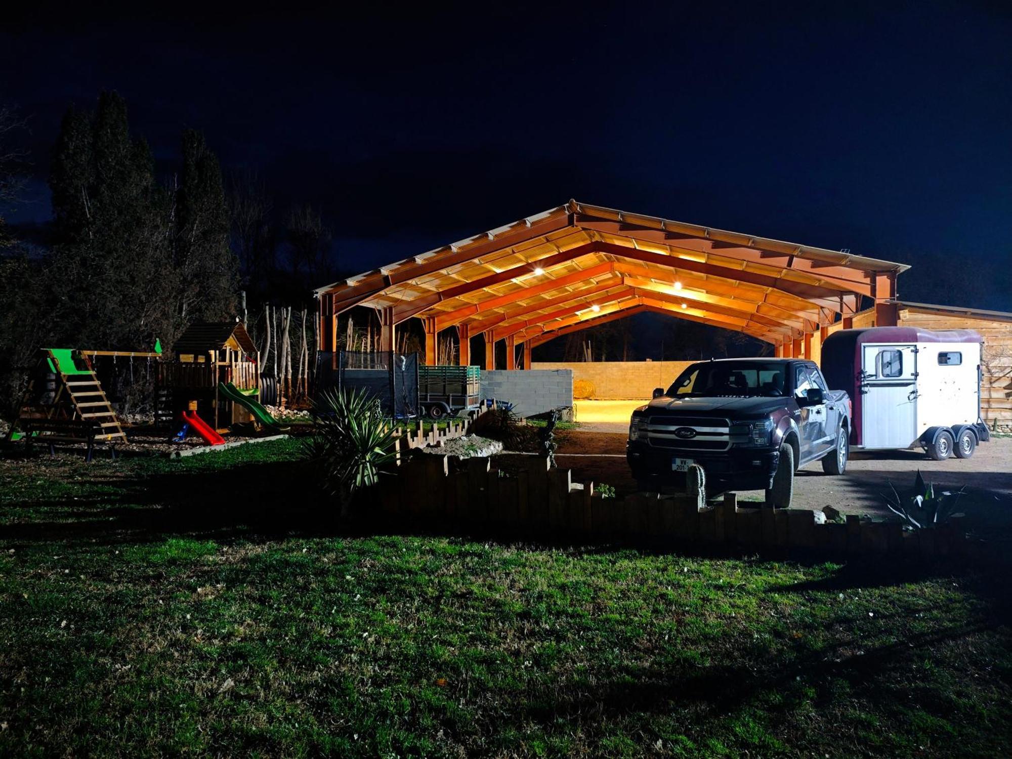 Appartement Insolite Au Ranch Wamakiti Le Soler Buitenkant foto